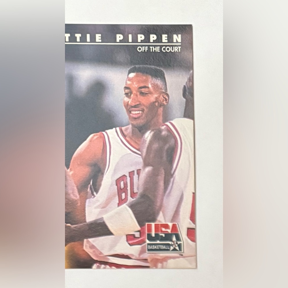 Trading card # 68 Scottie Pippen Basketball 1992 Skybox International - Picture 5 of 8